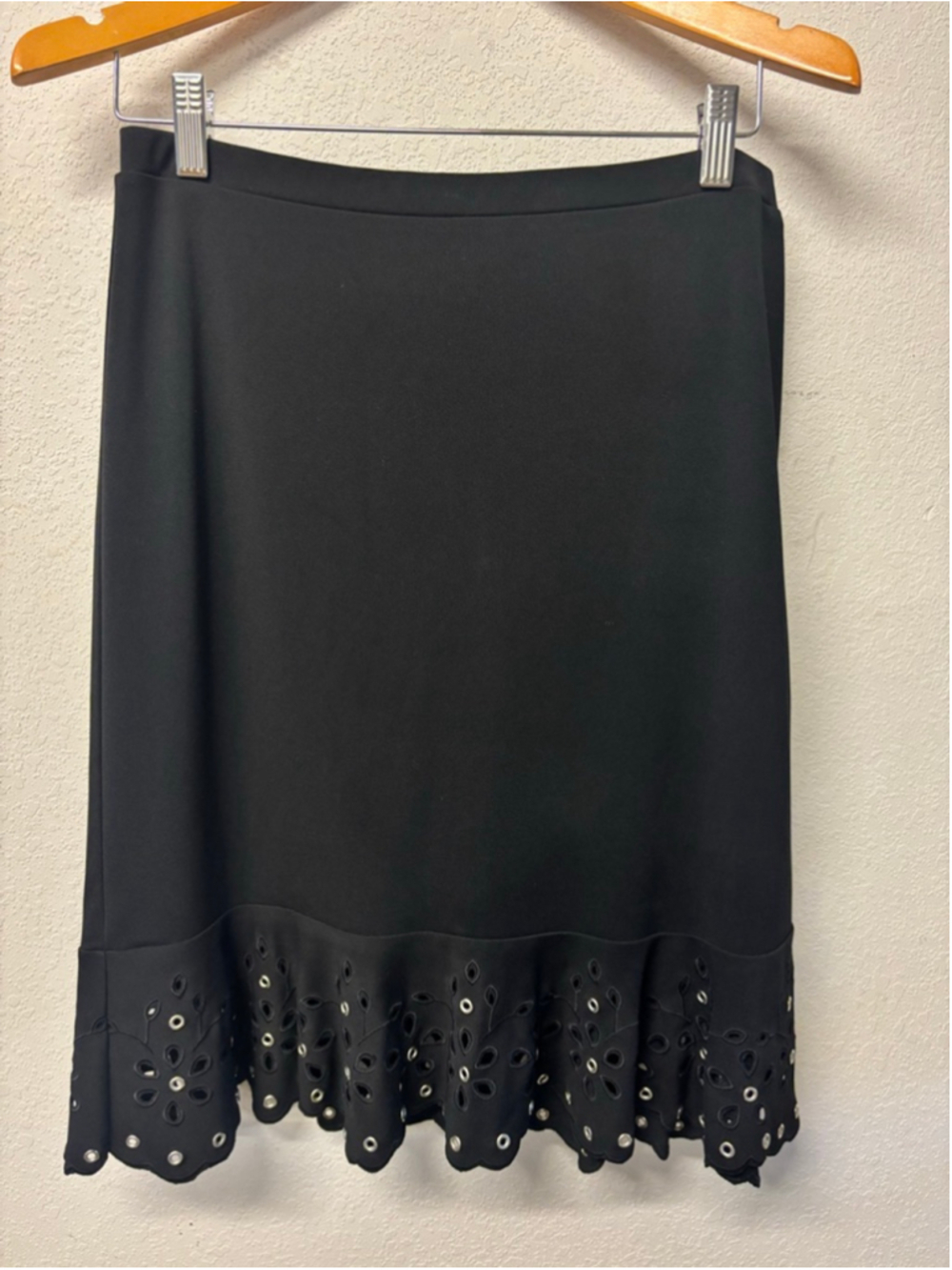 Women's Michael Kors Black Eyelet Midi Skirt Size 8 EUC workwear